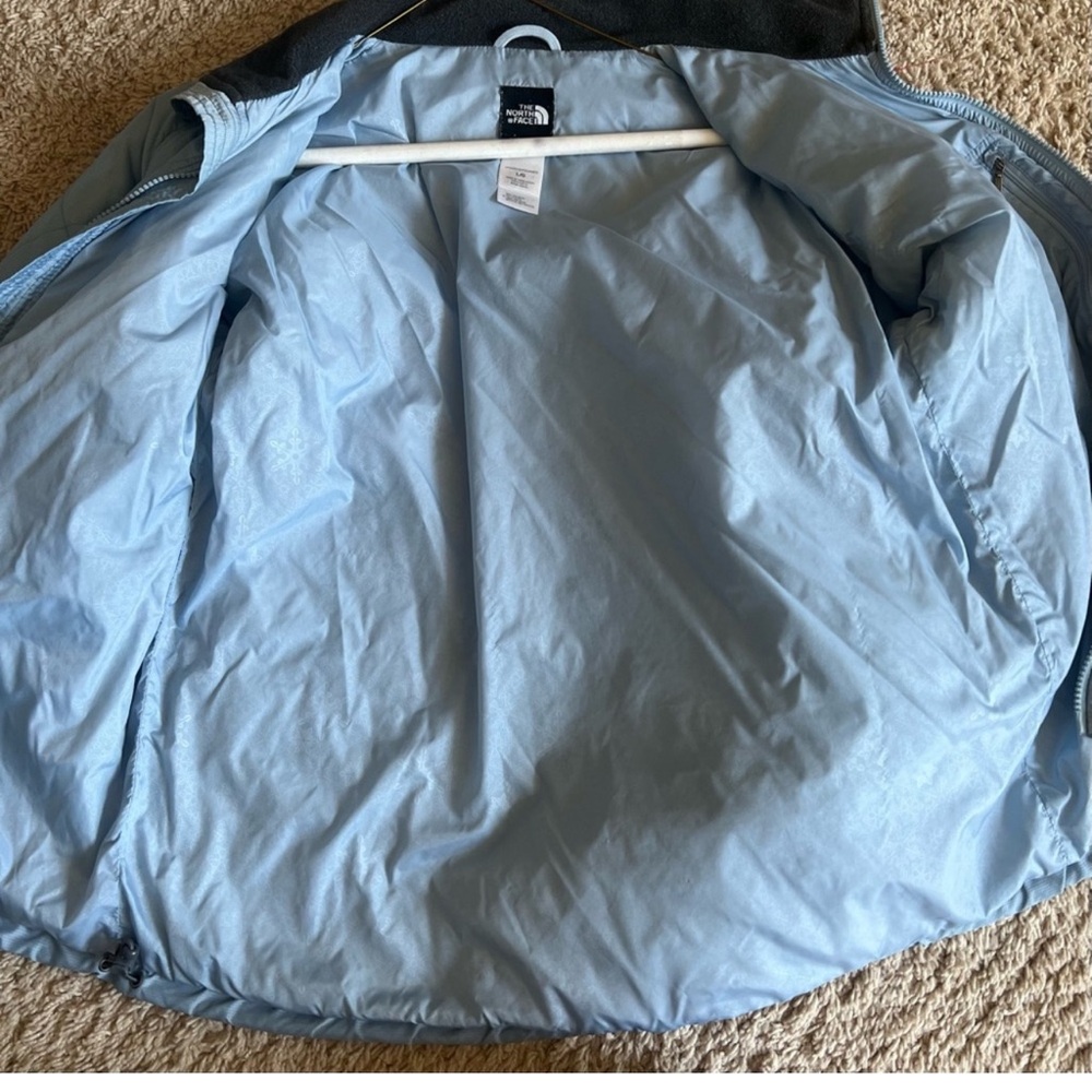 The North Face Women's Light Blue Quilted Jacket - Picture 6 of 7